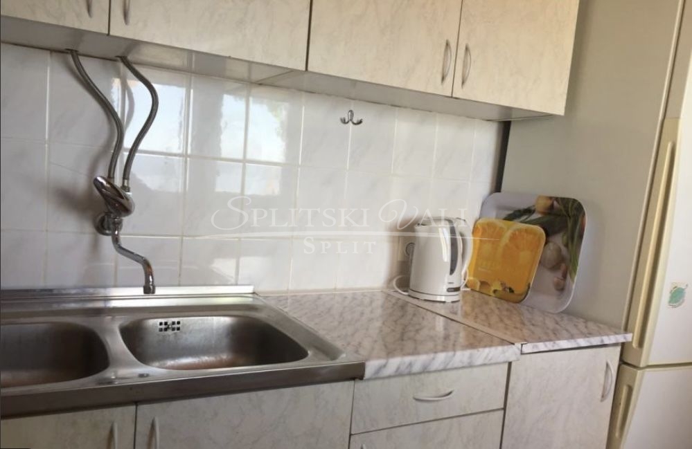 Omiš-Mimice kuća, višekatnica pogled na more - cover