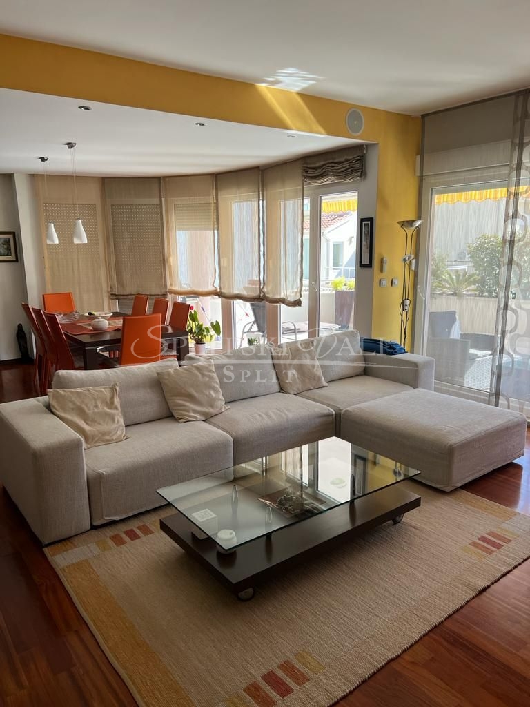 ŽNJAN! Trosoban stan, blizina mora, garaža! - cover