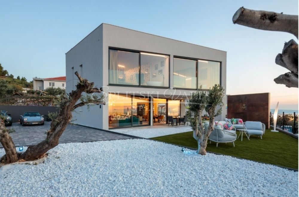 Podstrana, izvanredna luksuzna vila+ pogled na more - cover