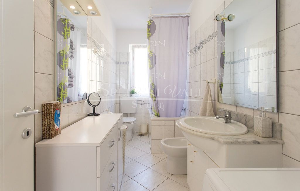 ČETVEROSOBAN STAN BRDA! NOVO! 90  M2! - cover