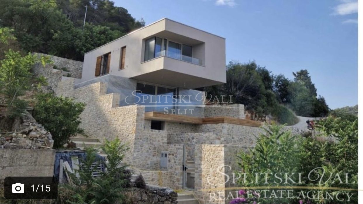 EKSKLUZIVNO! LUKSUZNA VILA U SRCU VISA - cover