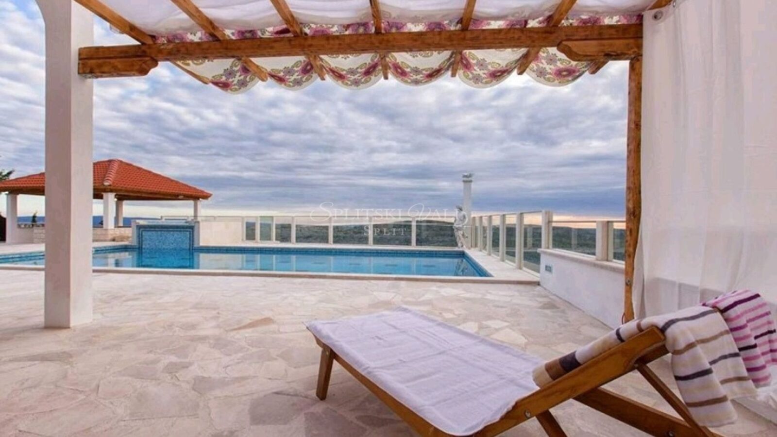 Vila Sitno Gornje - cover