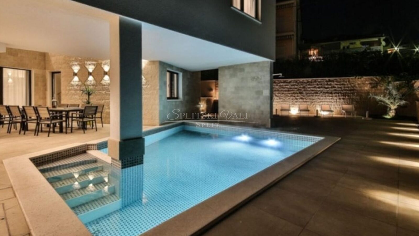 Luksuzna vila Čiovo prvi red do mora 380 m2 - cover