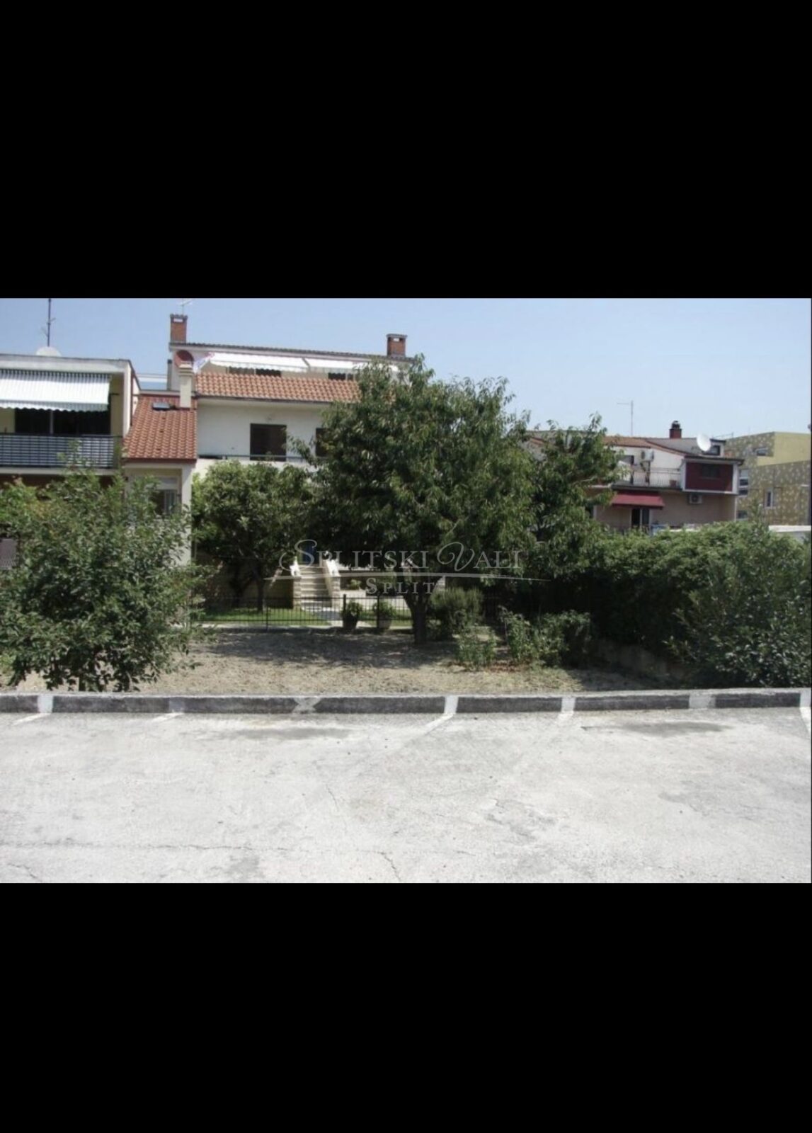 Prodaja kuće na Dragovodama s bazenom - cover