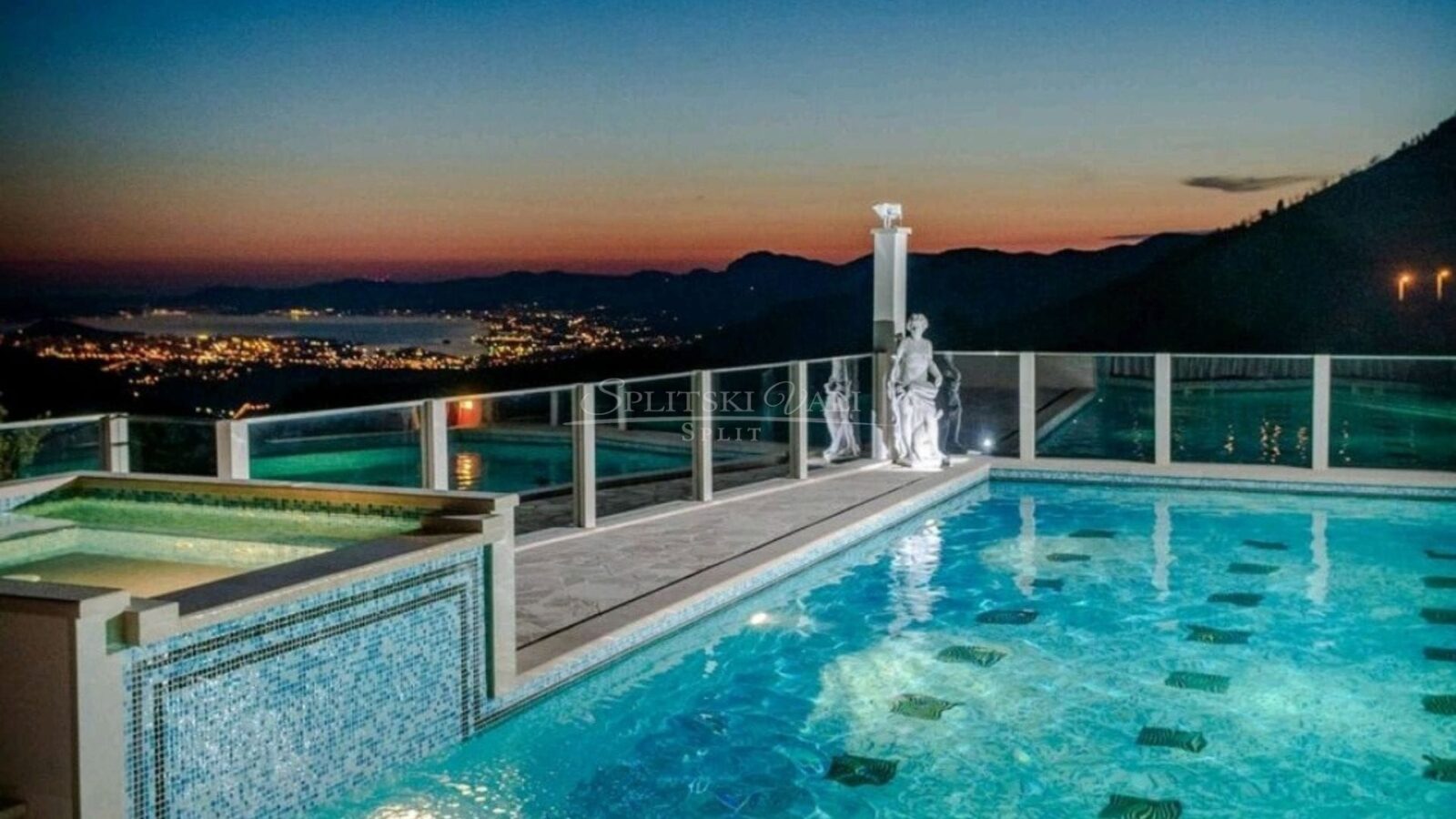 Luksuzna vila sa bazenom, jacuzzijem, pogledom, okolica Splita - cover