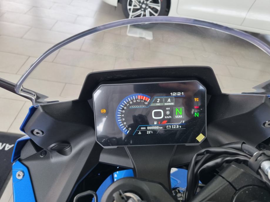 Suzuki GSX-8R 776 cm3, 2024 god. - cover