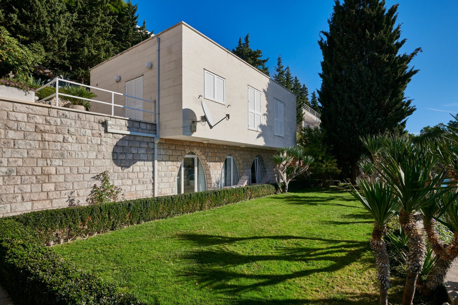 Villa Lapad - cover