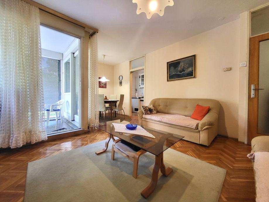 BORONGAJ (u blizini Kampusa), ugodan 3-soban stan, 70m2, loggia (iznajmljivanje) - cover