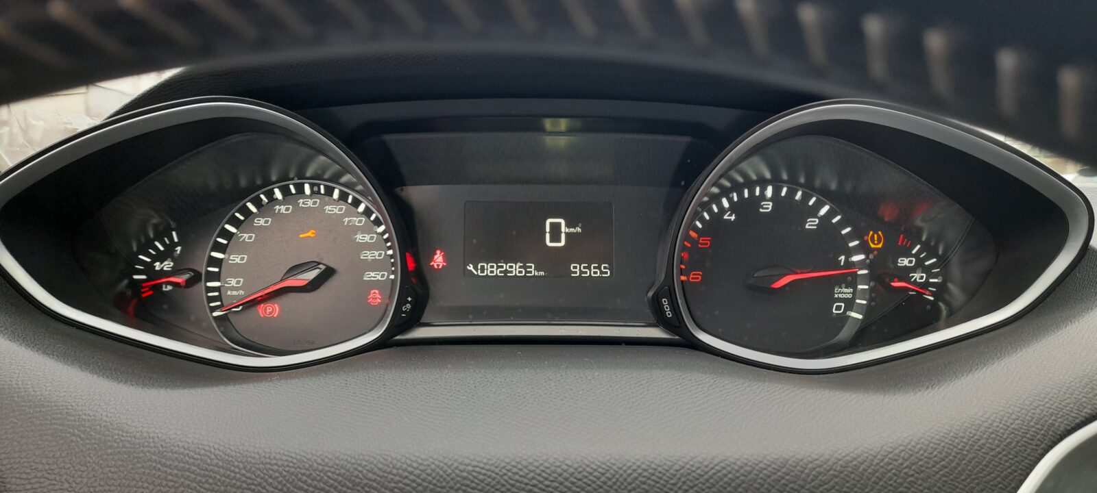 PEUGEOT 308 SW 1.5 HDI ACTIVE - cover