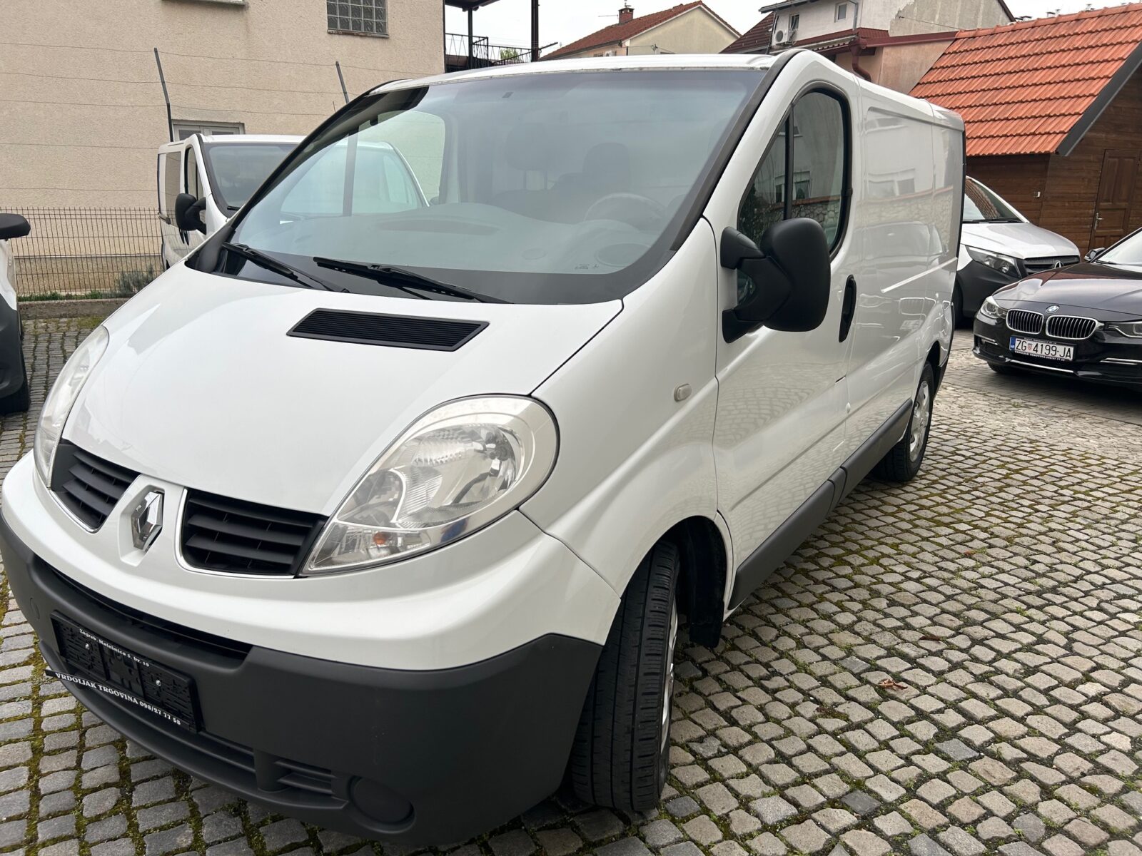 Renault Trafic 2,0 dCi, novi servis....reg 4-2025, 2014 god., - cover
