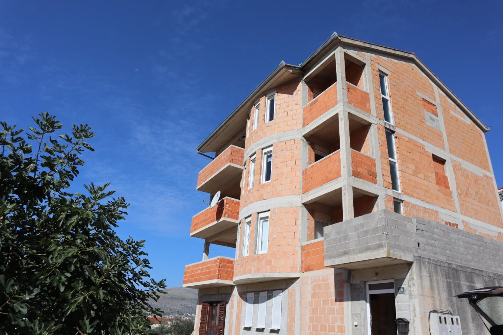 Trogir - Kuća s pet apartmana u izgradnji - cover