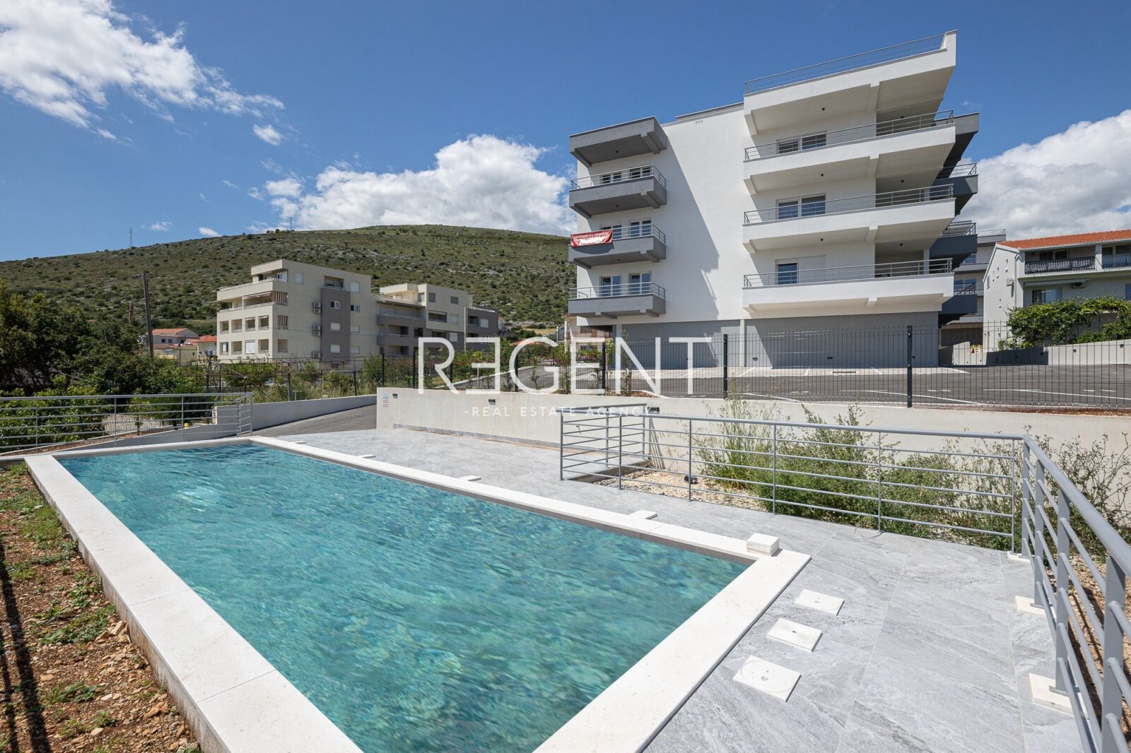 Trogir, Seget - Dvosoban stan u novogradnji 75 m2 - cover