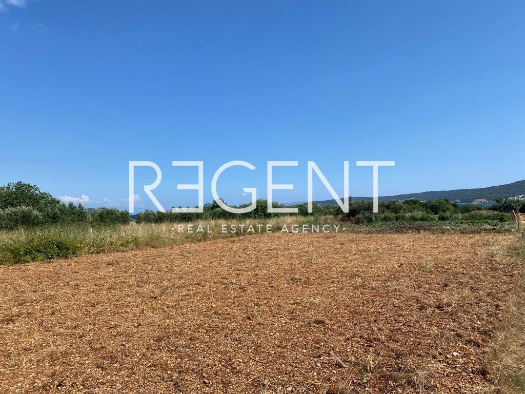 Split, Kaštel Štafilić - građevinsko zemljište prvi red uz more, 5600 m2 - cover