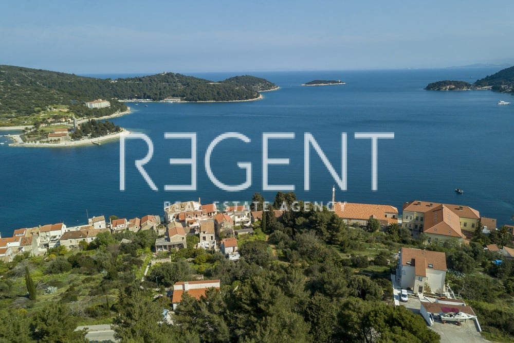 Vis - Građevinsko zemljište s pogledom na more, 1437m2 - cover