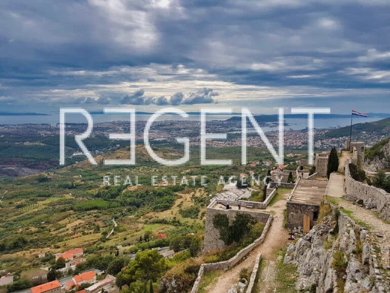 Split, Klis- građevinsko zemljište 2170m2 - cover