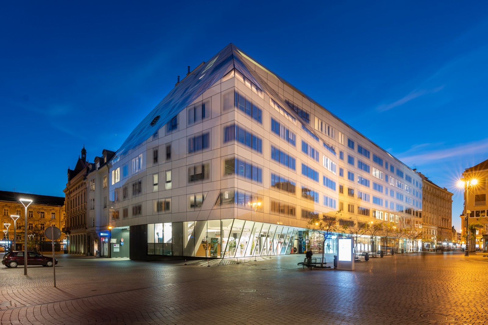 Zagreb, Ban centar – Dvosoban stan 81,53 m2 - cover