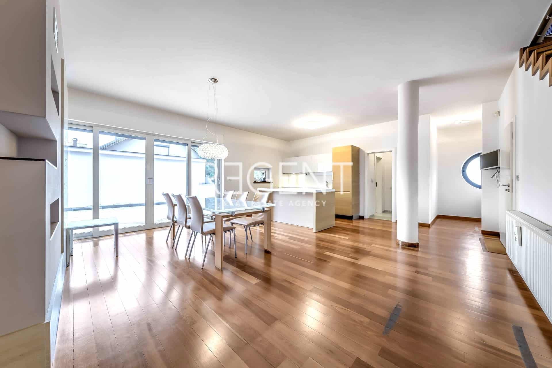 Zagreb, Lašćina - Obiteljska kuća na vrhunskoj lokaciji 440 m2 - cover