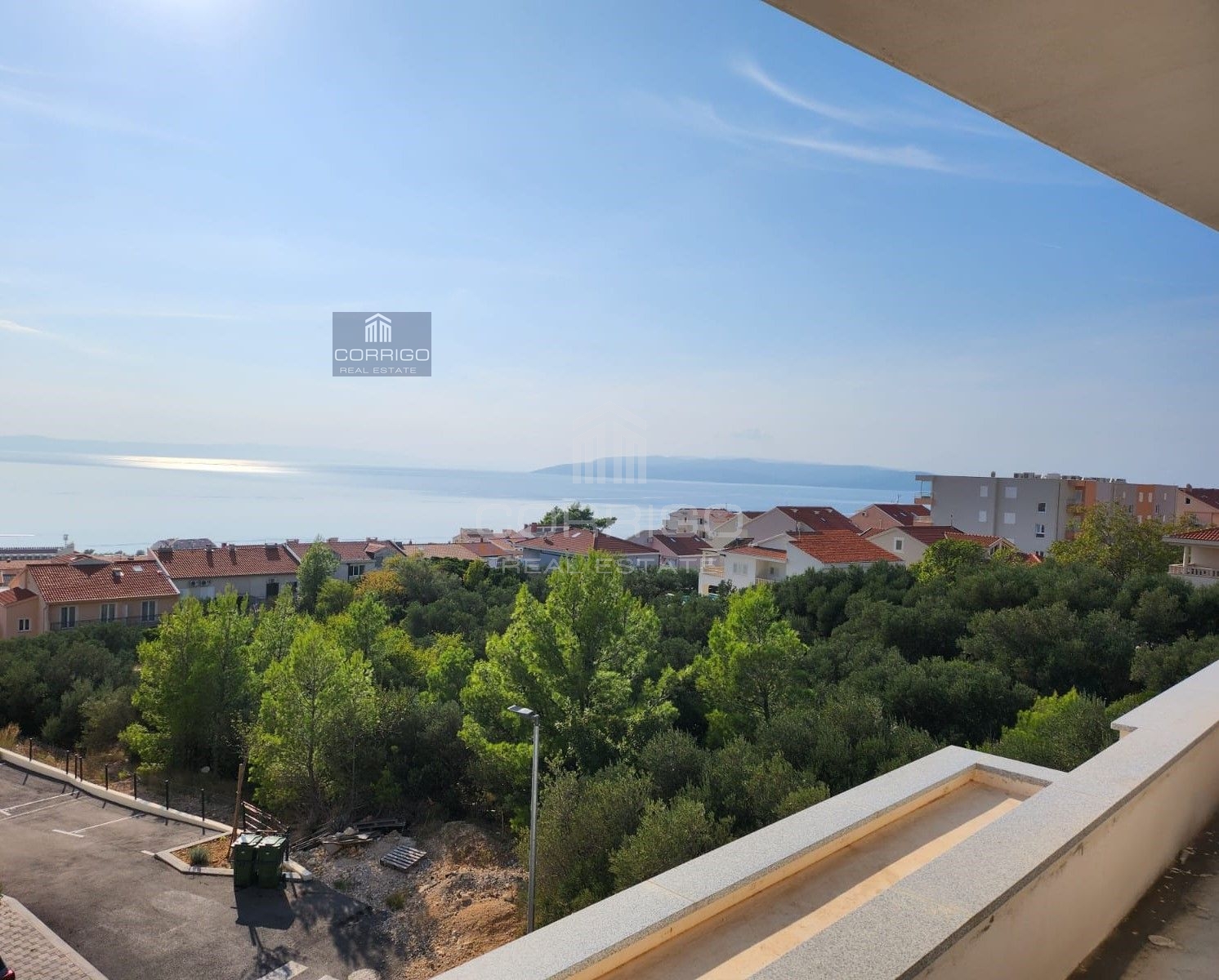 Makarska, trosoban penthouse s terasom i prekrasnim pogledom na more - cover