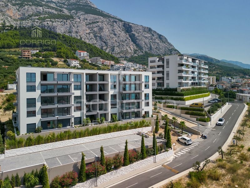 Makarska, luksuzno namješten dvosoban stan u centru 71 m2 - cover