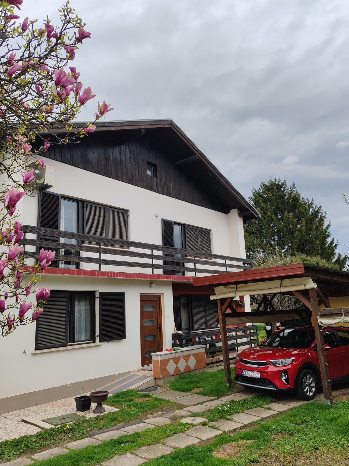 PRODAJE SE KUĆA U ČAKOVCU - JUG 240m2 NA DVIJE ETAŽE SA ZASEBNIM ULAZIMA - cover