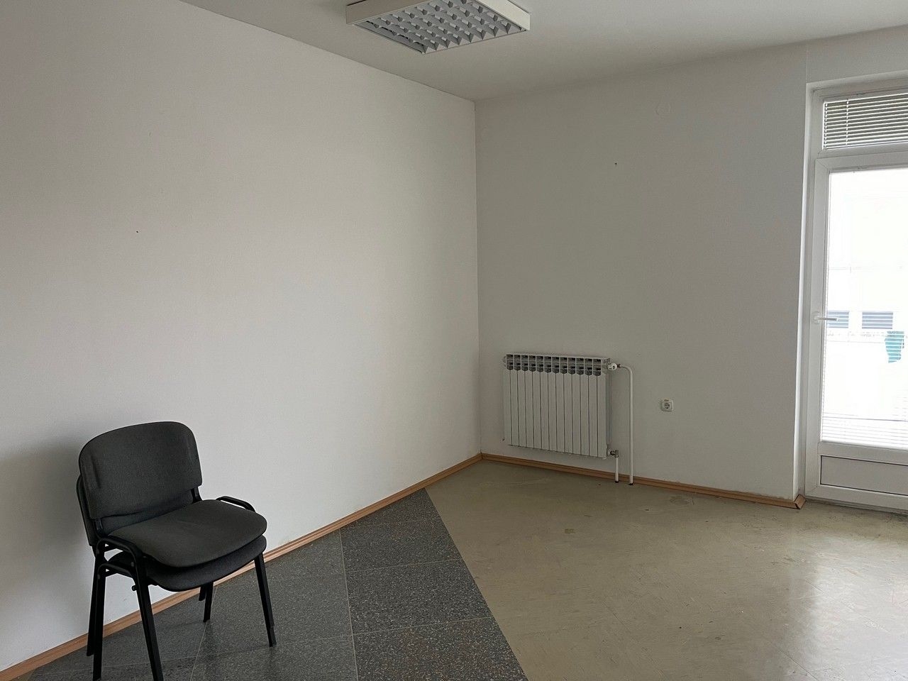 POSLOVNI PROSTOR 120M2 - NAJAM - cover