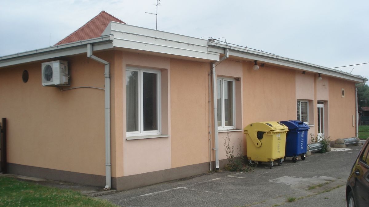 PRODAJE SE POSLOVNI PROSTOR U CENTRU KOTORIBE UGOSTITELJSTVO,TRGOVINA,PEKARA - cover