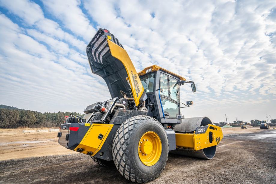 VALJAK XCMG 13.000 kg - cover