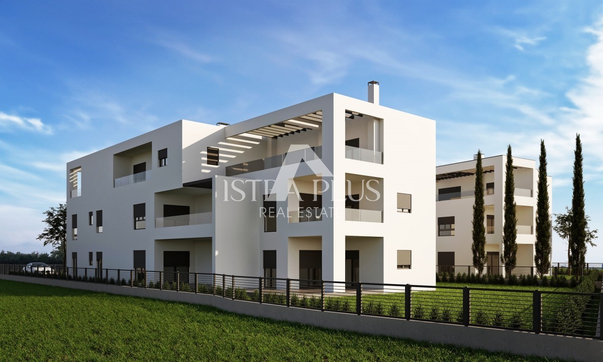 POREČ, STAN U IZGRADNJI OD 85 M2 S VRTOM POVRŠINE 147 M2, CCA 800 M OD MORA (ZRAČNE LINIJE) - cover