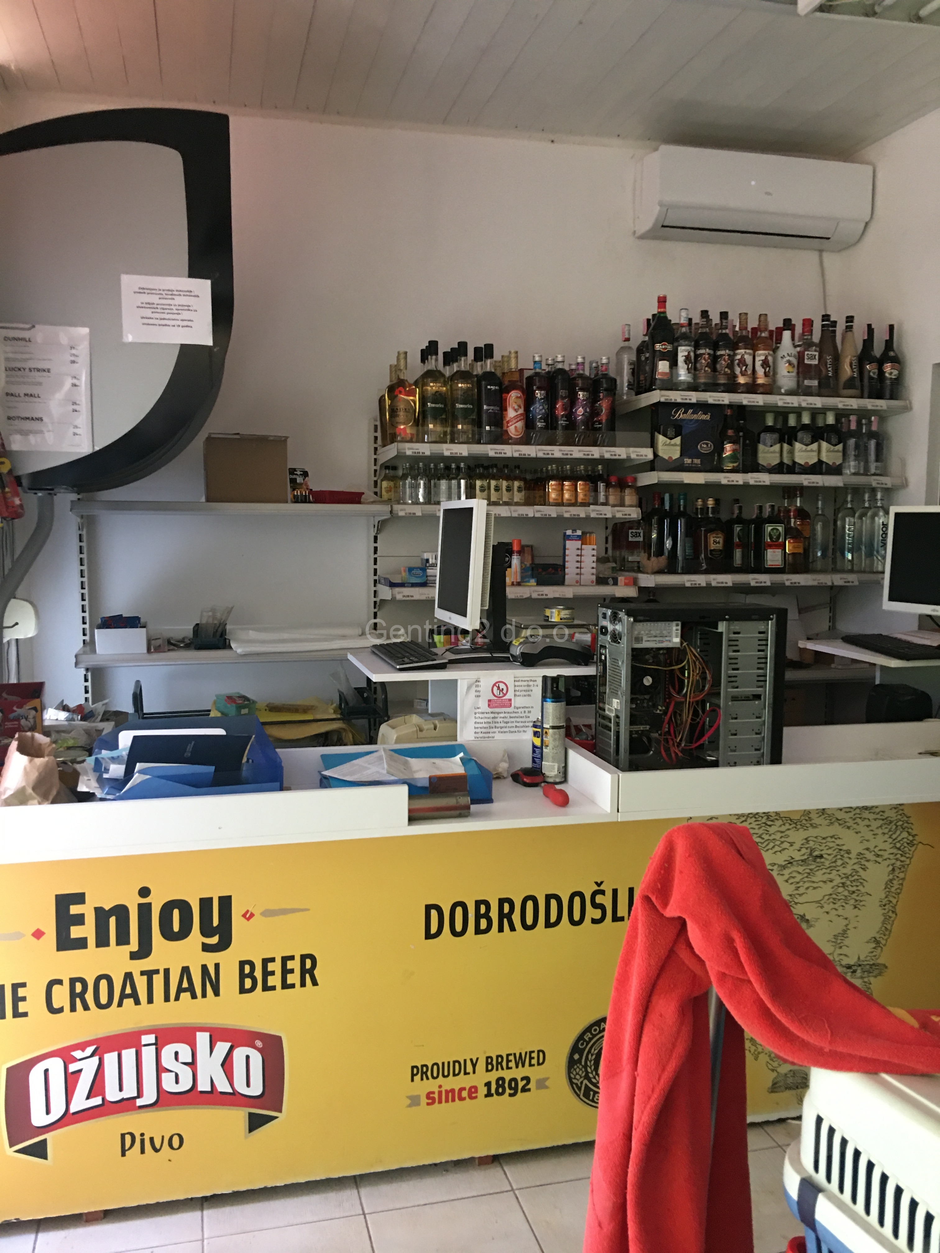 Ližnjan - Stan sa pogledom na more i poslovnim prostorom - cover