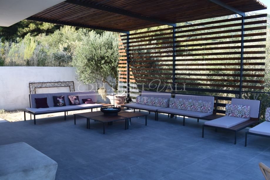 Dugoročni najam vile s bazenom, Kaštel Lukšić - cover