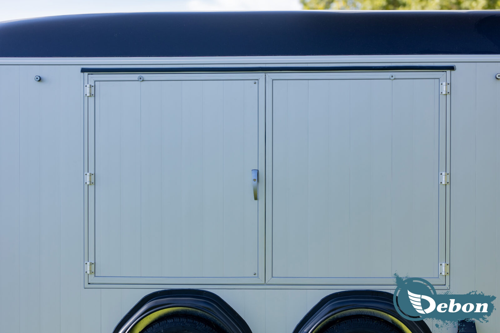 Debon box prikolica C900 - cover