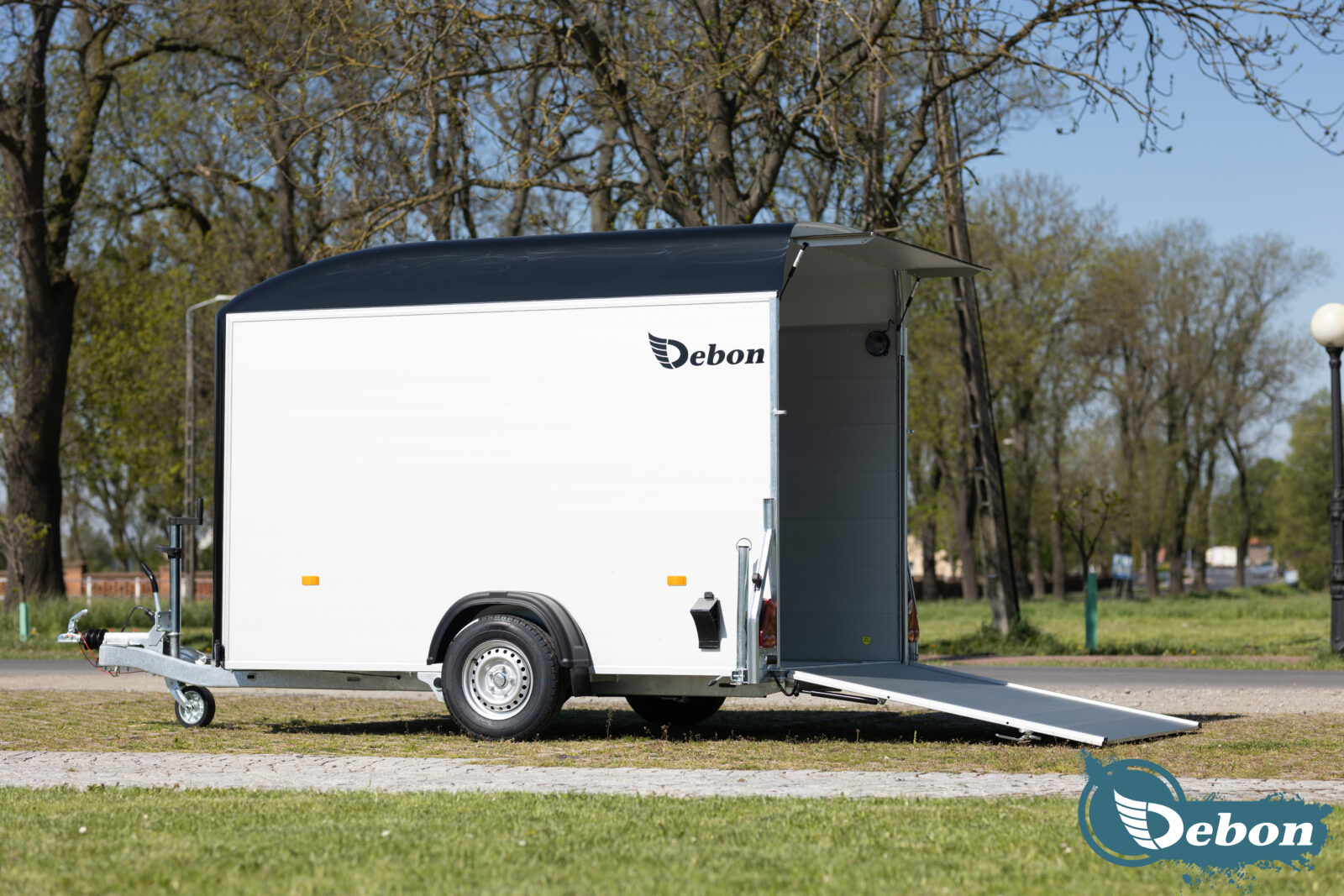 Debon box prikolica C400 ALU + bočna vrata - cover