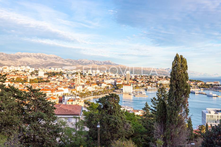 Muć, građevinsko zemljište s projektom za izgradnju skladišno-proizvodnog objekta - cover