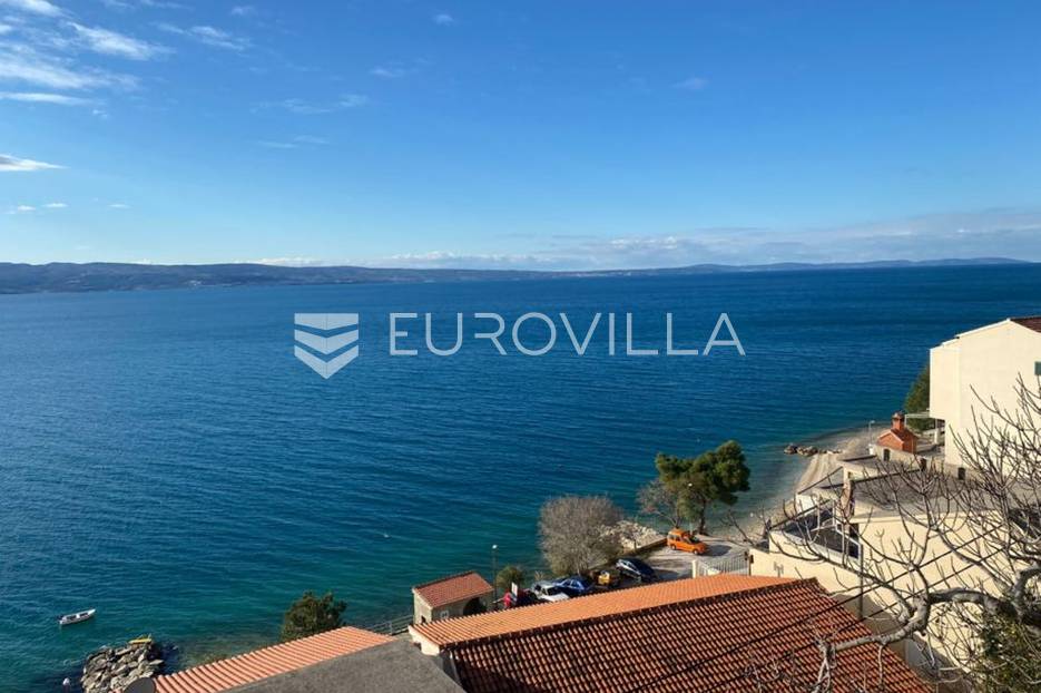 Dugi Rat,  namješten stan NKP 73,63 s neuređenim potkrovljem  70 m2 - cover