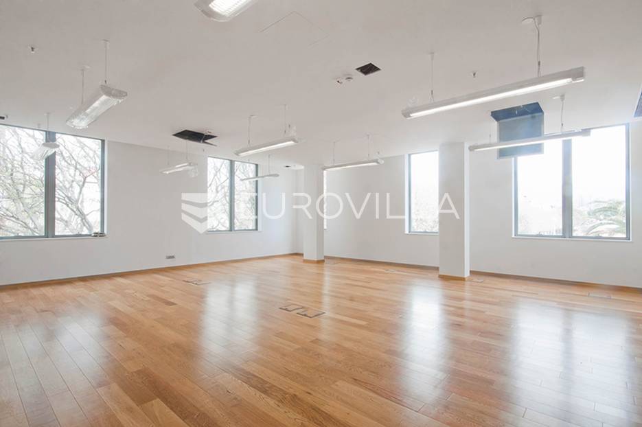 Split, Trstenik, poslovni prostor za zakup 89,20 m2 - cover