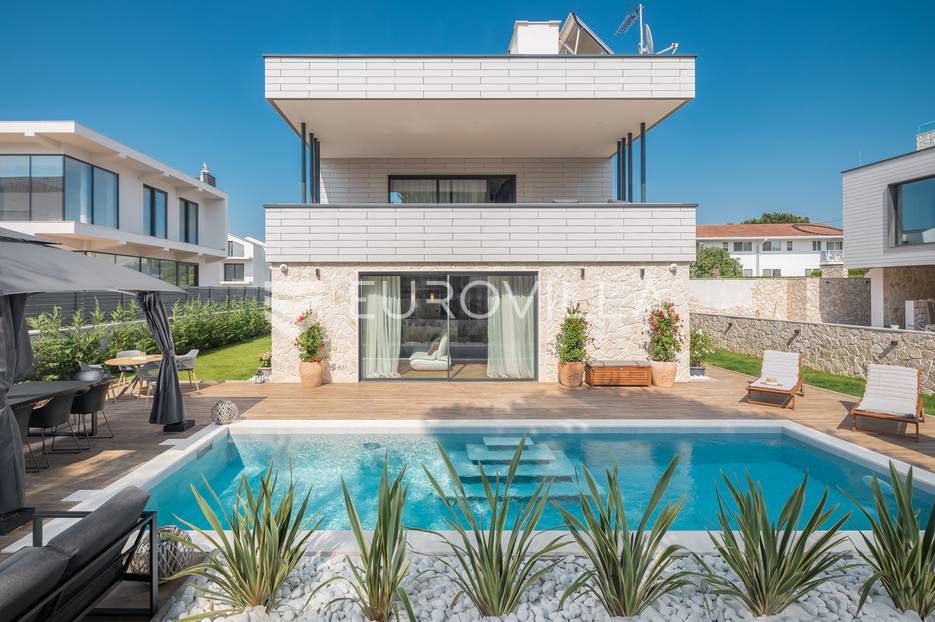 Funtana, Istra, moderna vila s bazenom, top lokacija - cover