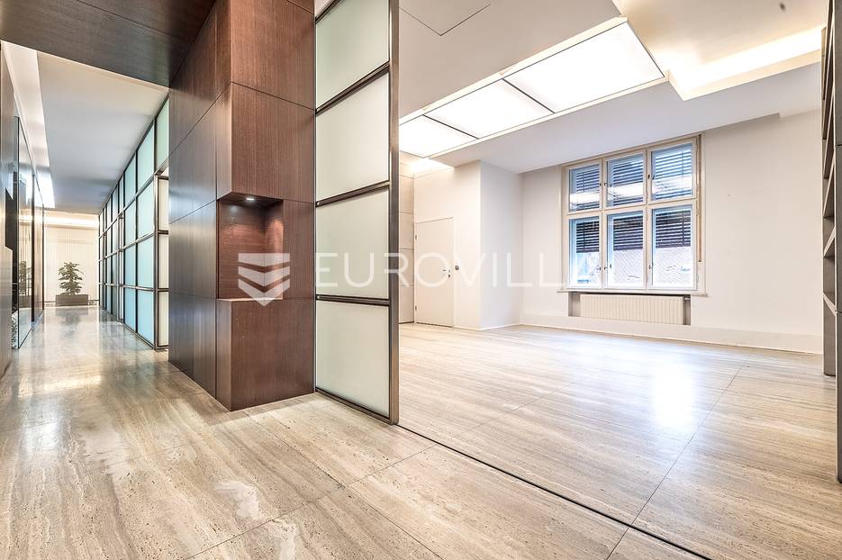 Centar luksuzan stan 250m2 lift - cover