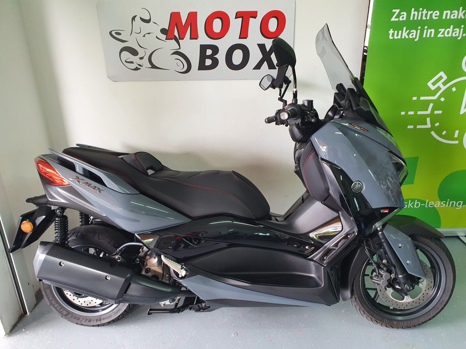 YAMAHA X-MAX 300 TECH MAX ABS TC LED 1.VLASNIK - cover