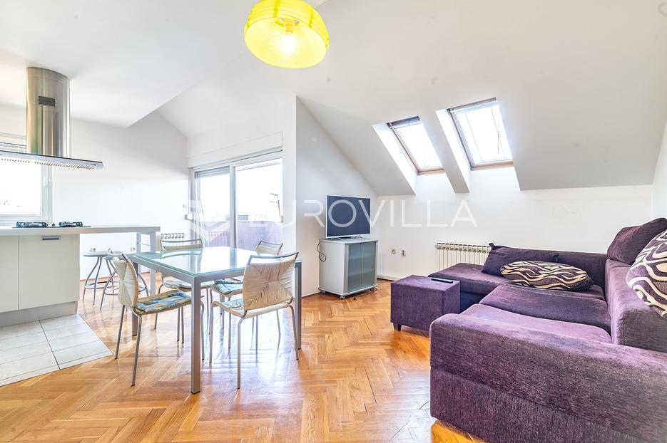 Zagreb, Rudeš, dvoetažan četverosoban stan + garaža 93 m2 NKP - cover