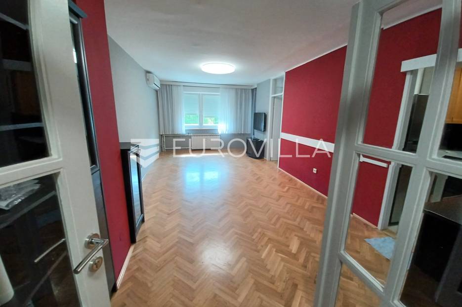 Zagreb, Jarun, trosoban stan NKP 80 m2 - cover