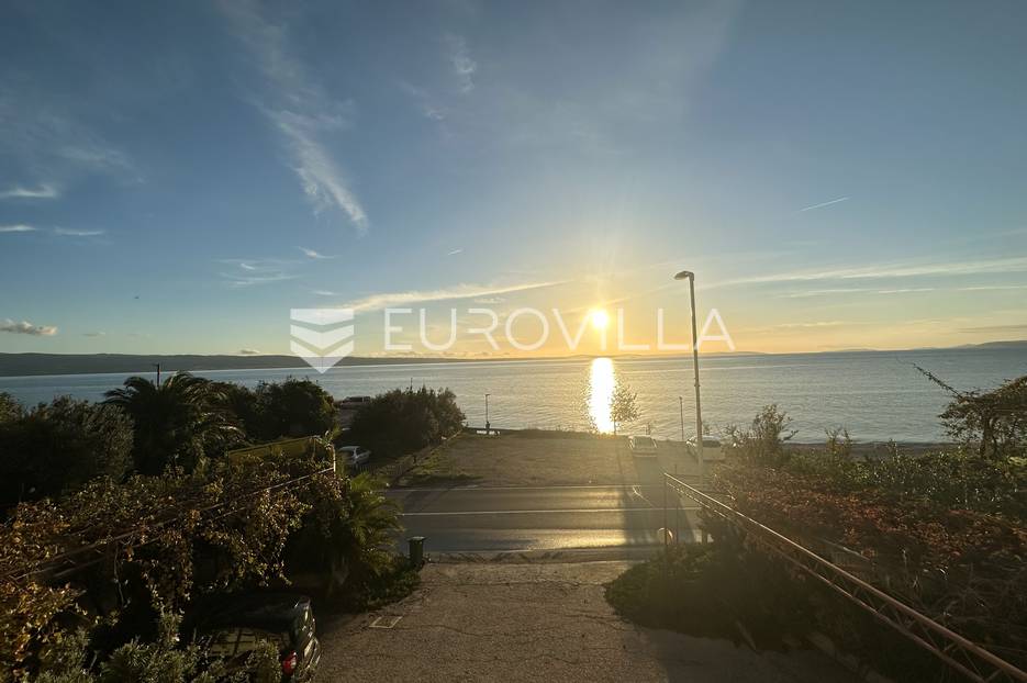 Podstrana, građevinsko zemljište s postojećim objektom prvi red do mora - cover