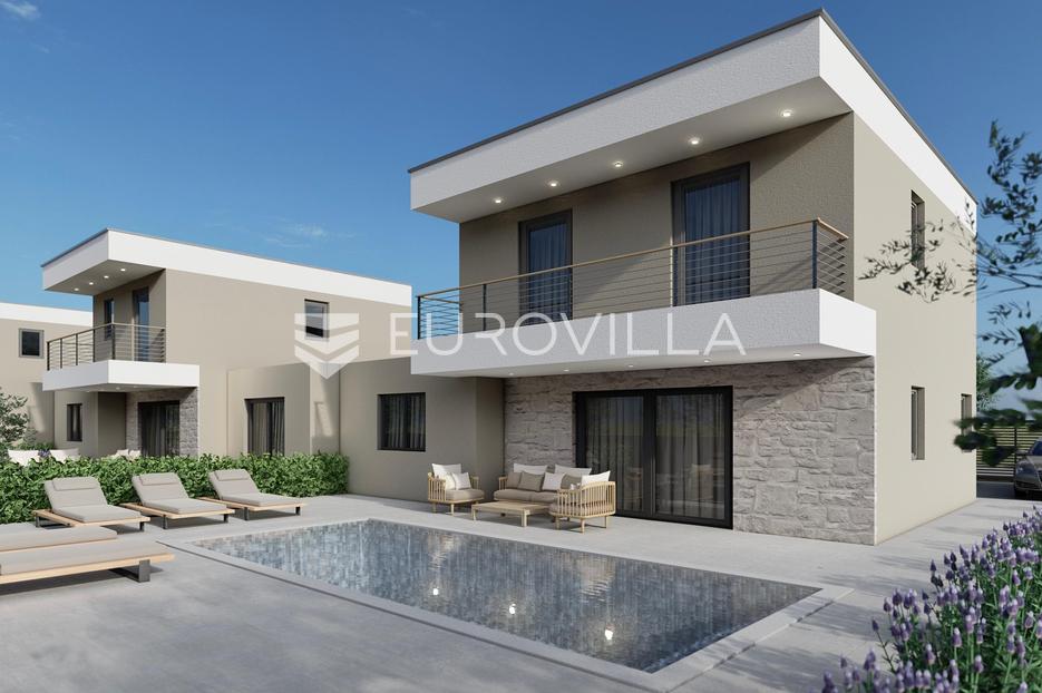 Istra, Poreč, kuća u nizu s bazenom - cover