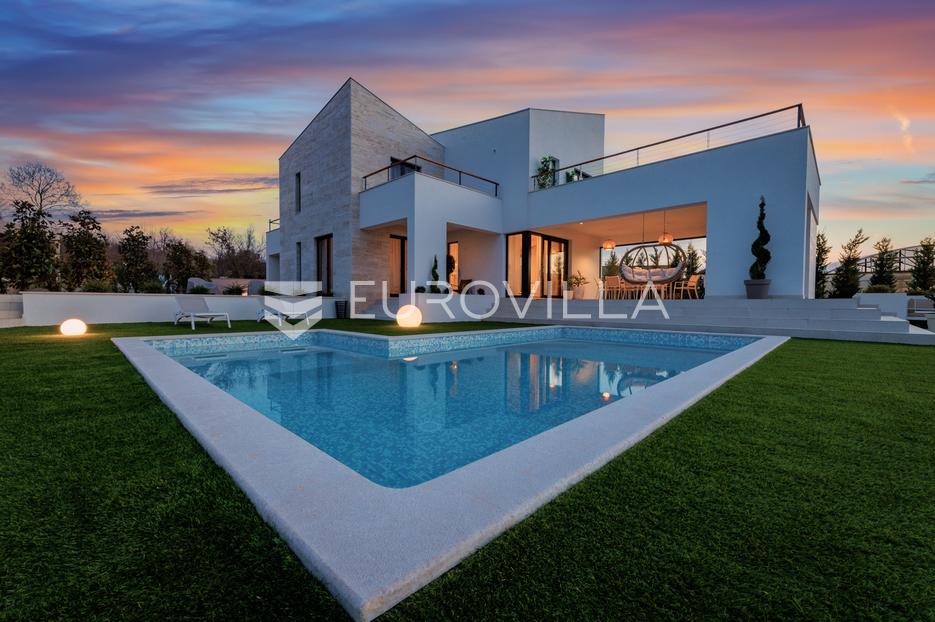 Otok Krk, Malinska, luksuzna vila s pogledom na more i bazenom - cover