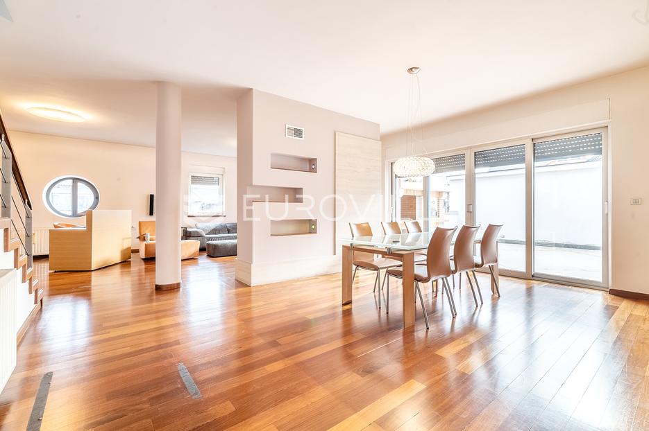 Zagreb, Maksimir, obiteljska kuća s bazenom 480 m2 - cover