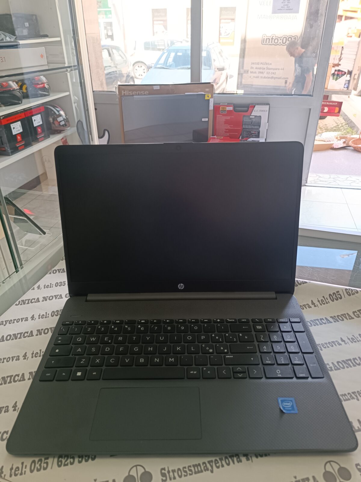 HP LAPTOP 15,6" - cover