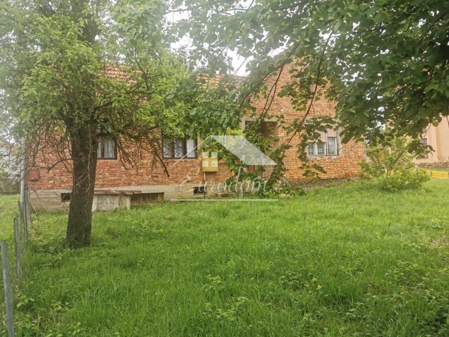 Kuća sa pomoćnim objektom i voćnjakom u Stubičkoj Slatini (prodaja) - cover