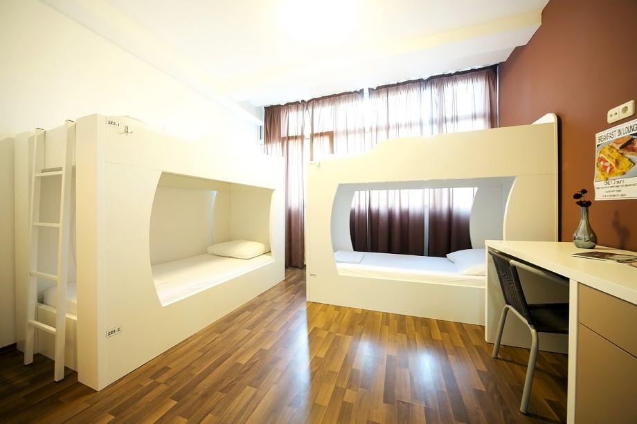 Maksimir; dvoetažni prostor / hostel sa 17 soba; 500 m2 (prodaja) - cover