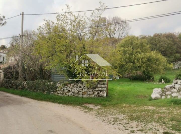 Građevinsko zemljište sa objektom, 2km do mora - cover