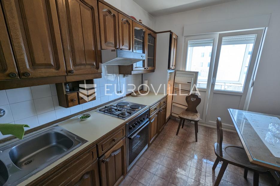 Split, Kman, odličan dvosobni stan površine 60 m2 - cover