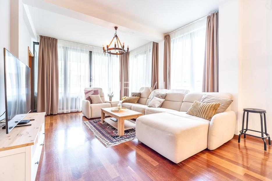 Zagreb Sveti Duh peterosoban stan NKP 145,50 m2 loggia + 2 PM najam - cover